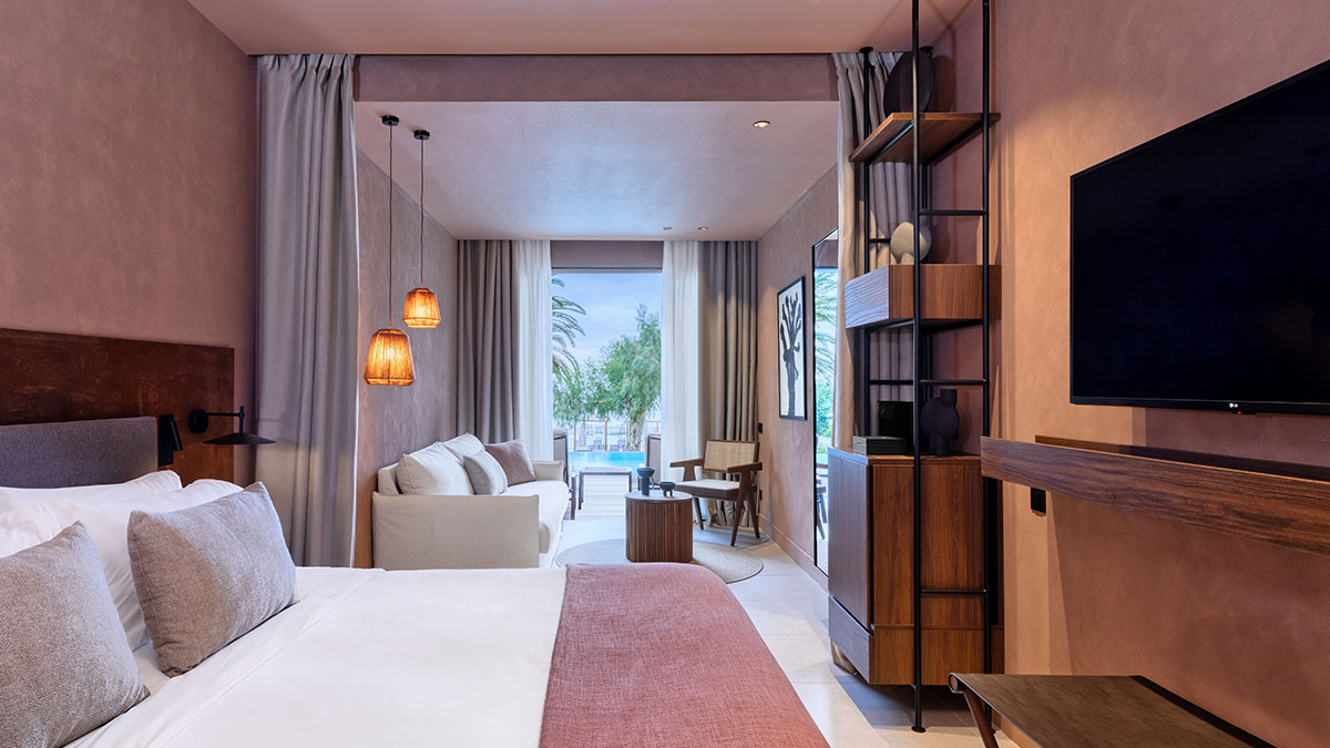 Sapphire Sublime Family Retreat with Swim Up Pool